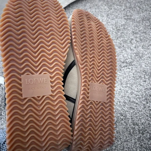 [NEVER WORN] Loewe Women's Cream and Black Sneakers - Picture 4 of 5